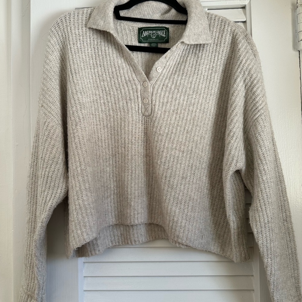 American Eagle Outfitters Women's Beige V-Neck Sweater